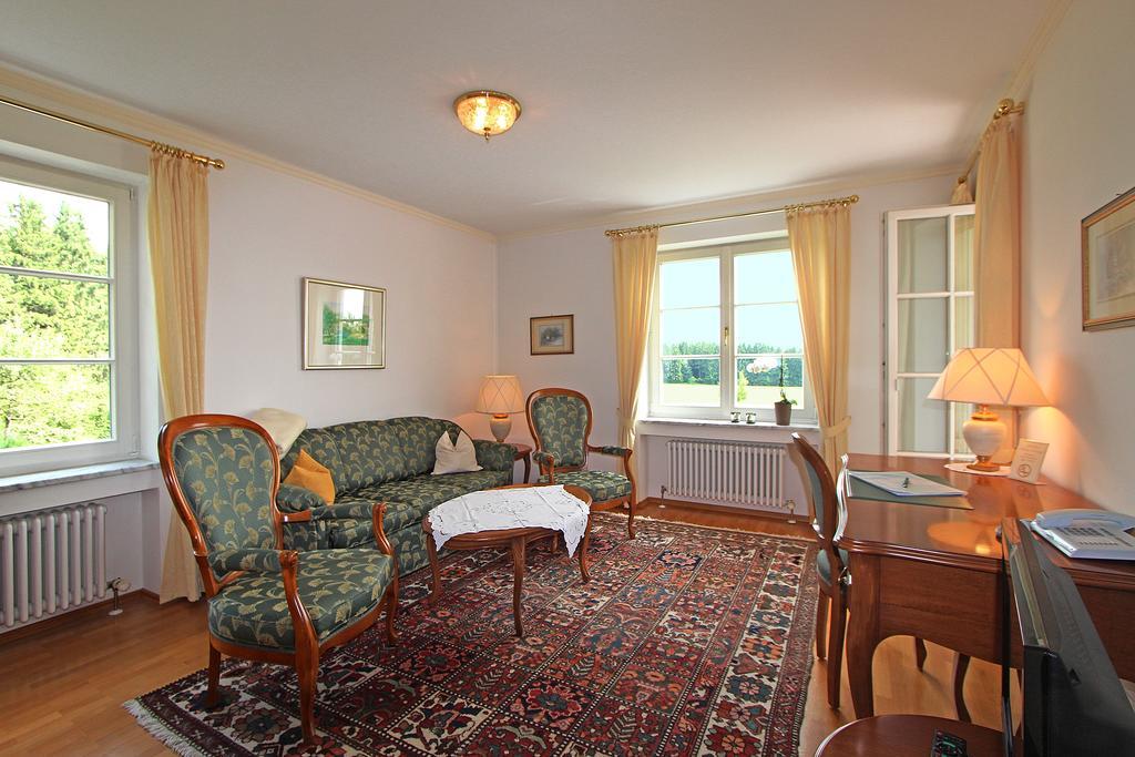 Gaestehaus Schloss Kronburg Zewnętrze zdjęcie